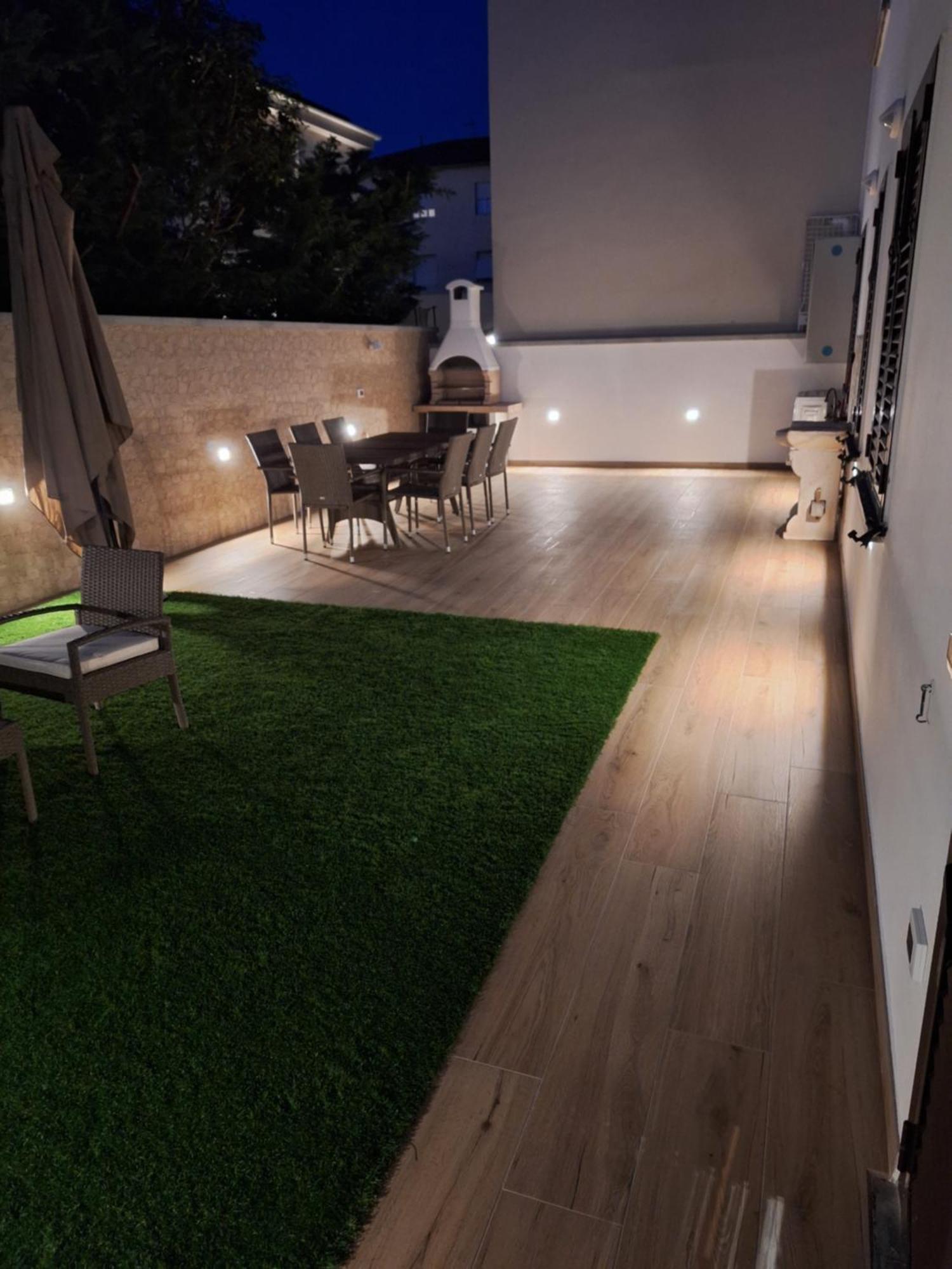 Dd House Family Holiday Apartment เชชินา ภายนอก รูปภาพ