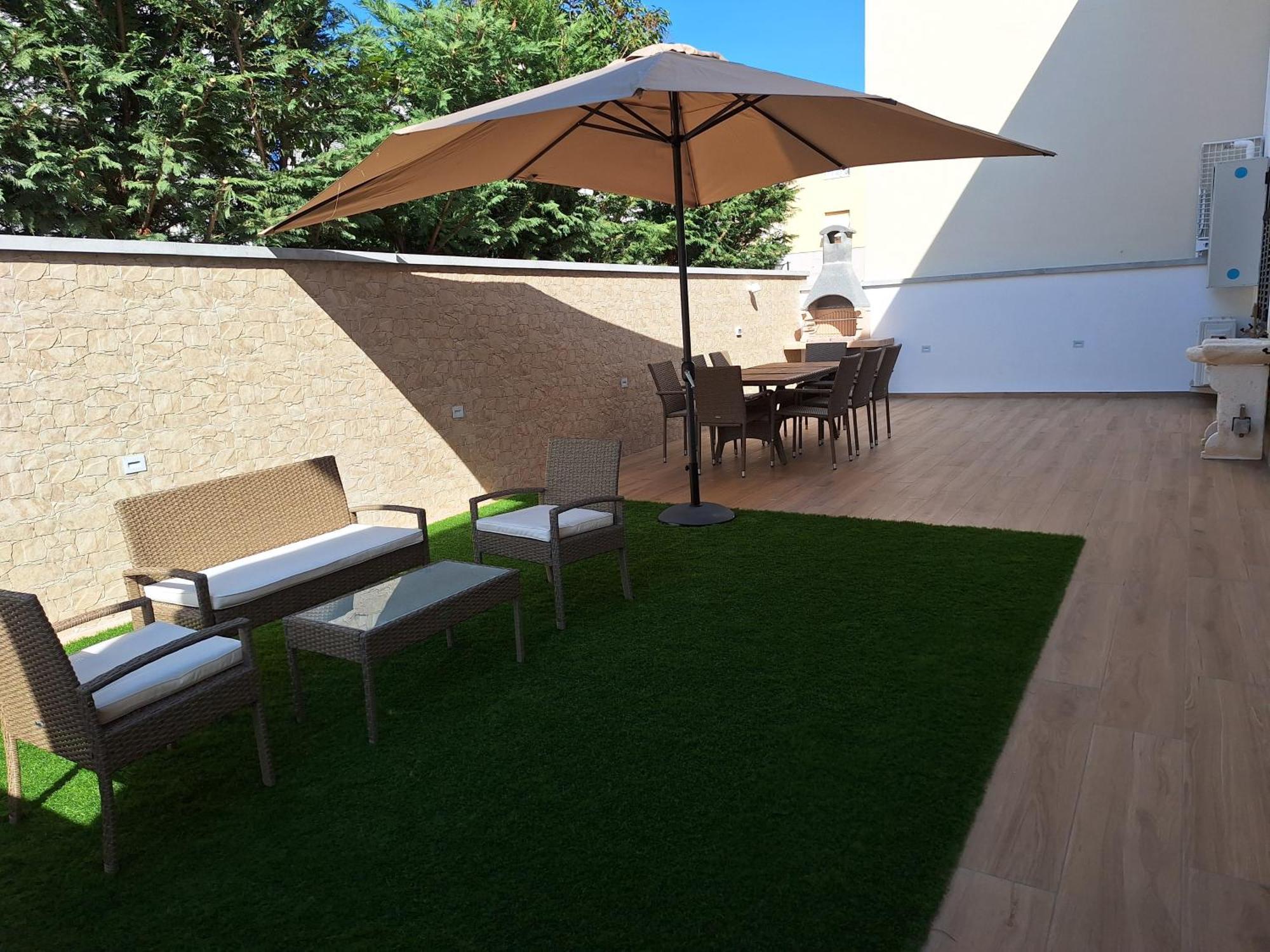 Dd House Family Holiday Apartment เชชินา ภายนอก รูปภาพ