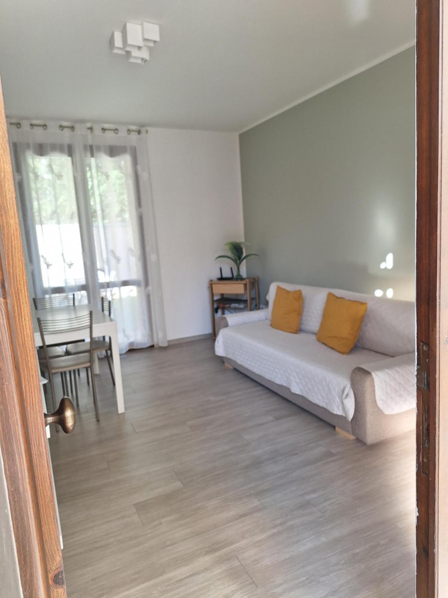 Dd House Family Holiday Apartment เชชินา ภายนอก รูปภาพ